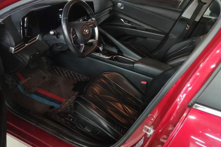 Used Hyundai Elantra 2021 1.5L CVT LUX Prestige Edition Left Front Seat