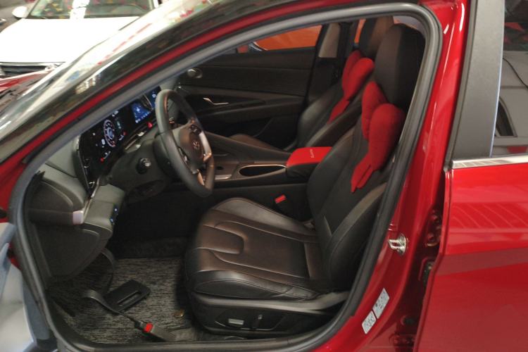 Used Hyundai Elantra 2021 1.5L CVT LUX Prestige Edition Left Front Seat