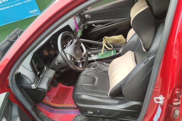Used Hyundai Elantra 2021 1.5L CVT LUX Prestige Edition Left Front Seat