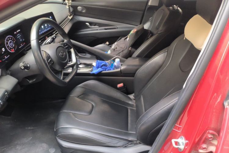 Used Hyundai Elantra 2021 1.5L CVT LUX Prestige Edition Left Front Seat