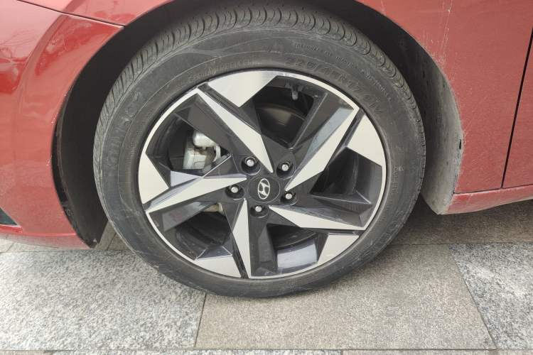 Used Hyundai Elantra 2021 1.5L CVT GLX Elite Edition Left Front Wheel Hub