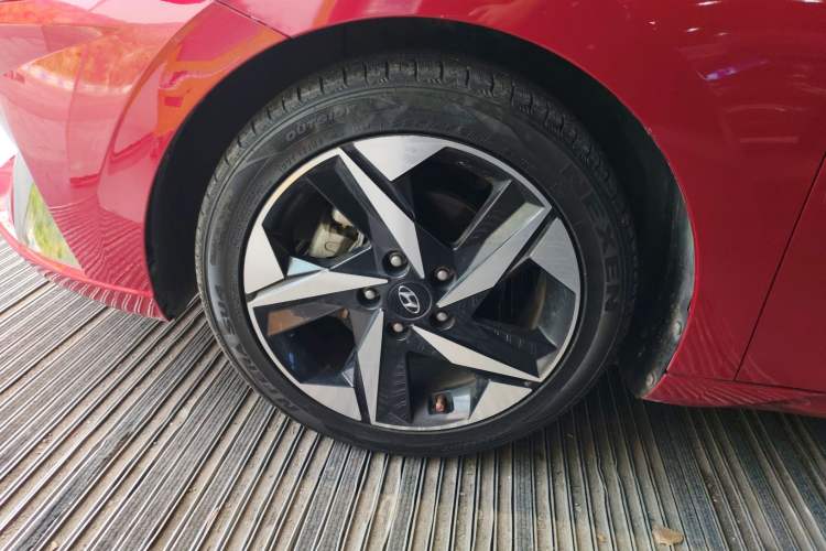 Used Hyundai Elantra 2021 1.5L CVT LUX Prestige Edition Left Front Wheel Hub