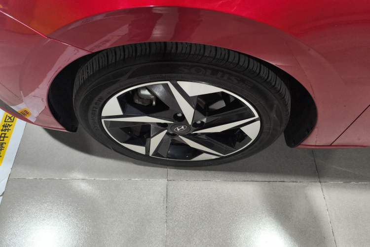 Used Hyundai Elantra 2021 1.5L CVT LUX Prestige Edition Left Front Wheel Hub