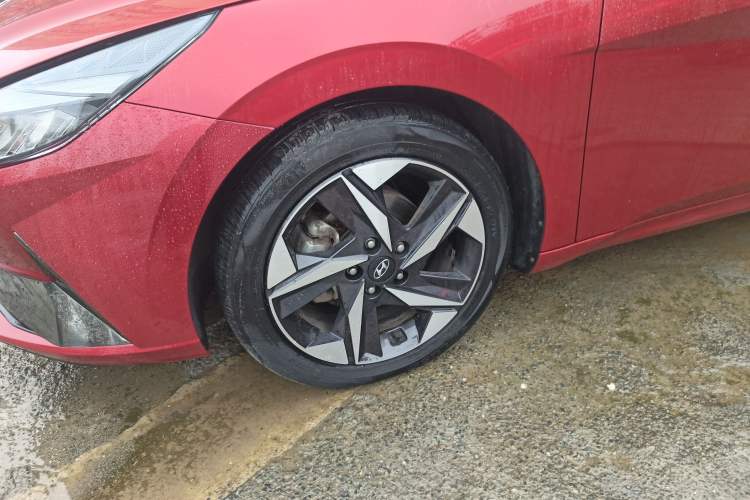 Used Hyundai Elantra 2021 1.5L CVT LUX Prestige Edition Left Front Wheel Hub
