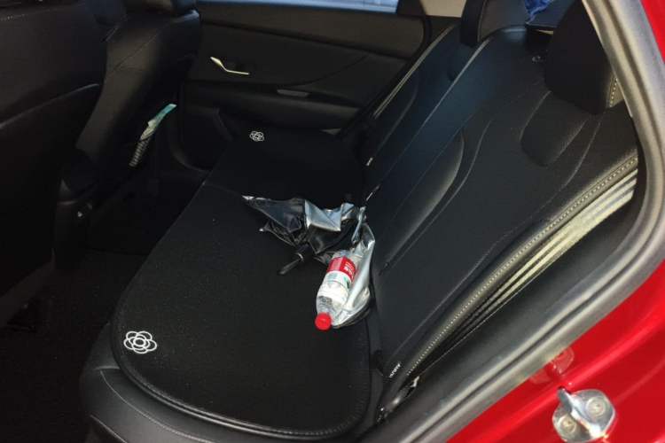 Used Hyundai Elantra 2021 1.5L CVT LUX Prestige Edition Left Rear Seat