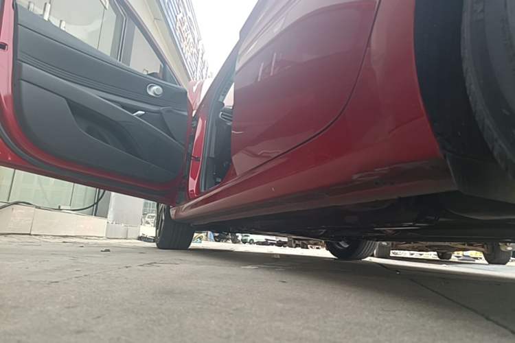 Used Hyundai Elantra 2021 1.5L CVT GLX Elite Edition Left Side Sill