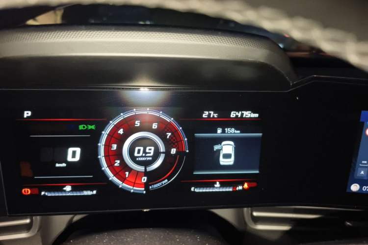 Used Hyundai Elantra 2021 1.5L CVT LUX Prestige Edition Odometer Close Up