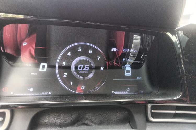 Used Hyundai Elantra 2021 1.5L CVT GLX Elite Edition Odometer Close Up