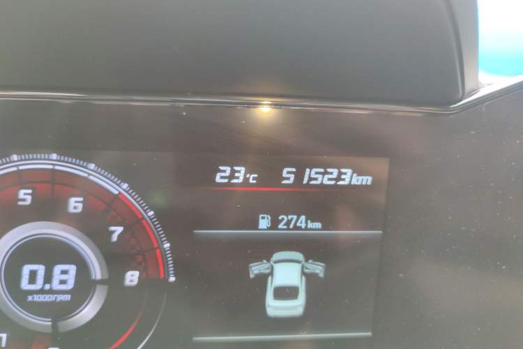 Used Hyundai Elantra 2021 1.5L CVT LUX Prestige Edition Odometer Close Up