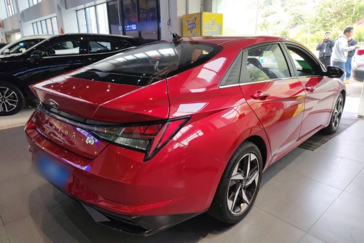 Used Hyundai Elantra 2021 1.5L CVT LUX Prestige Edition Rear Right 45 Deg