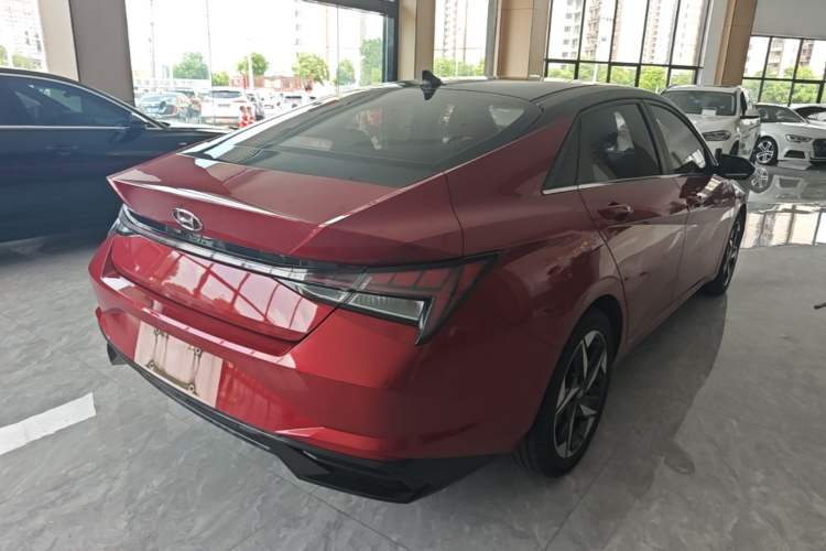 Used Hyundai Elantra 2021 1.5L CVT LUX Prestige Edition Rear Right 45 Deg