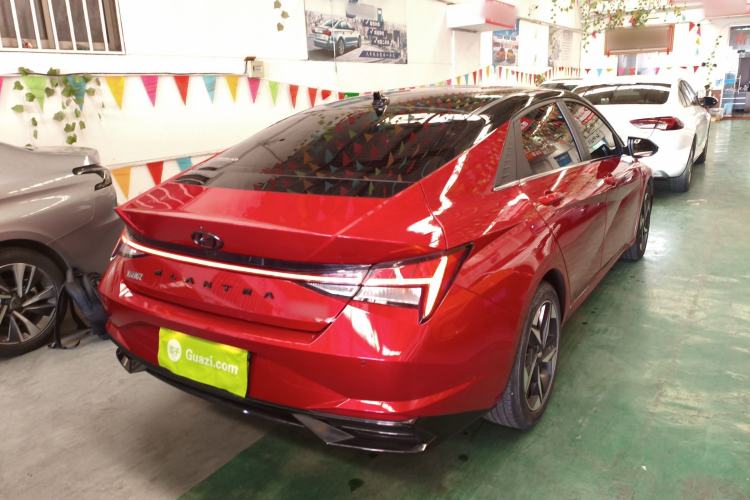 Used Hyundai Elantra 2021 1.5L CVT LUX Prestige Edition Rear Right 45 Deg