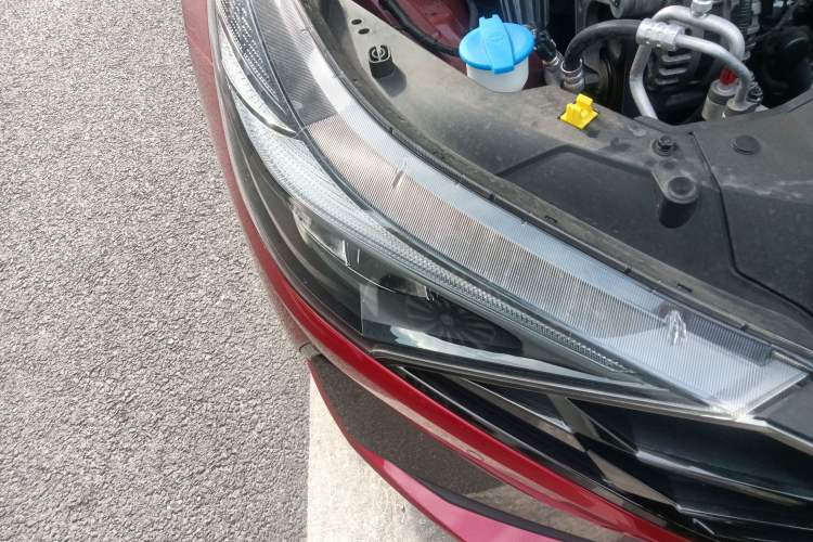 Used Hyundai Elantra 2021 1.5L CVT GLX Elite Edition Right Front Headlight