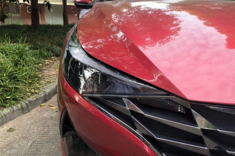 Used Hyundai Elantra 2021 1.5L CVT LUX Prestige Edition Right Front Headlight