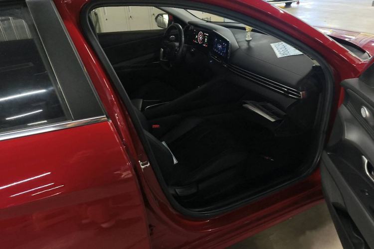 Used Hyundai Elantra 2021 1.5L CVT LUX Prestige Edition Right Front Seat