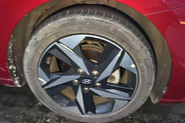Used Hyundai Elantra 2021 1.5L CVT LUX Prestige Edition Right Front Wheel Hub