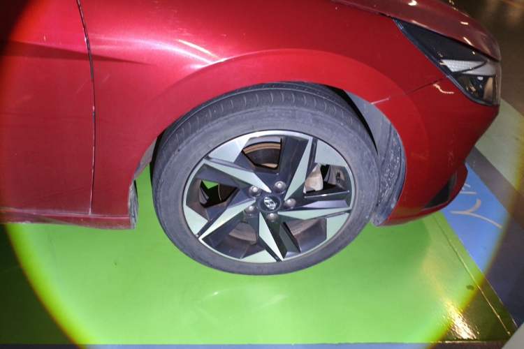 Used Hyundai Elantra 2021 1.5L CVT LUX Prestige Edition Right Front Wheel Hub