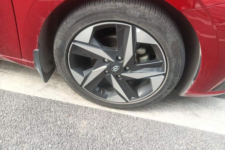 Used Hyundai Elantra 2021 1.5L CVT GLX Elite Edition Right Front Wheel Hub