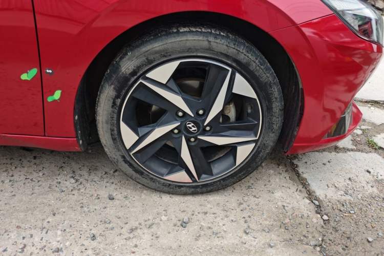 Used Hyundai Elantra 2021 240TGDi DCT LUX Prestige Edition Right Front Wheel Hub