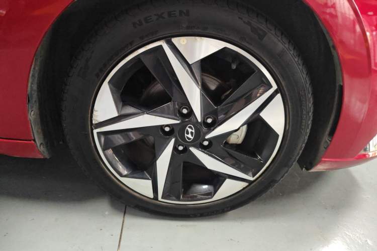 Used Hyundai Elantra 2021 1.5L CVT GLX Elite Edition Right Front Wheel Hub