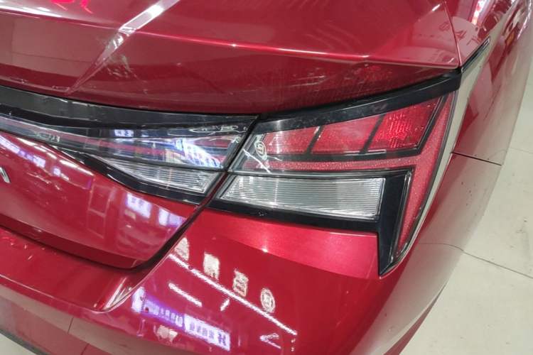Used Hyundai Elantra 2021 1.5L CVT LUX Prestige Edition Right Rear Taillight