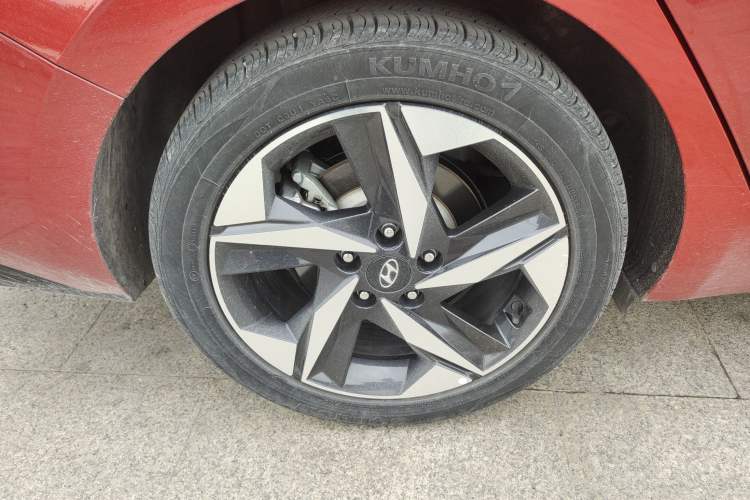 Used Hyundai Elantra 2021 1.5L CVT GLX Elite Edition Right Rear Wheel Hub