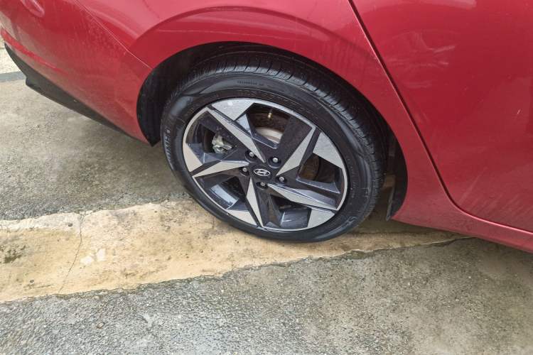 Used Hyundai Elantra 2021 1.5L CVT LUX Prestige Edition Right Rear Wheel Hub