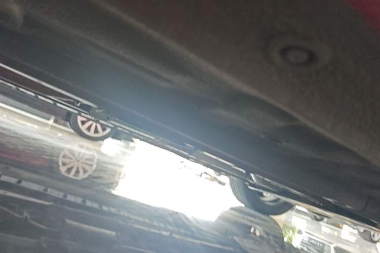 Used Hyundai Elantra 2021 1.5L CVT LUX Prestige Edition Right Side Sill