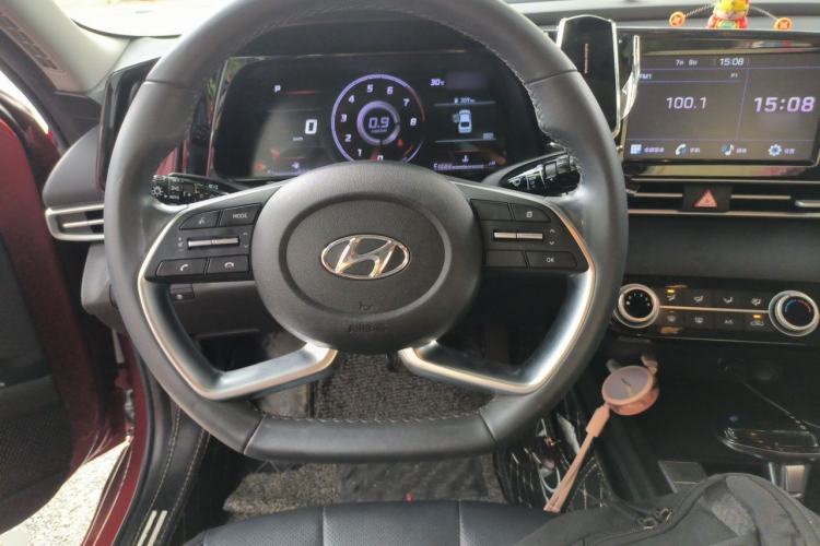 Used Hyundai Elantra 2021 1.5L CVT GLX Elite Edition Steering Wheel