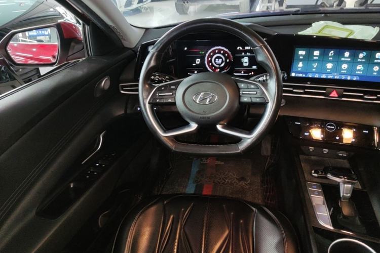Used Hyundai Elantra 2021 1.5L CVT LUX Prestige Edition Steering Wheel