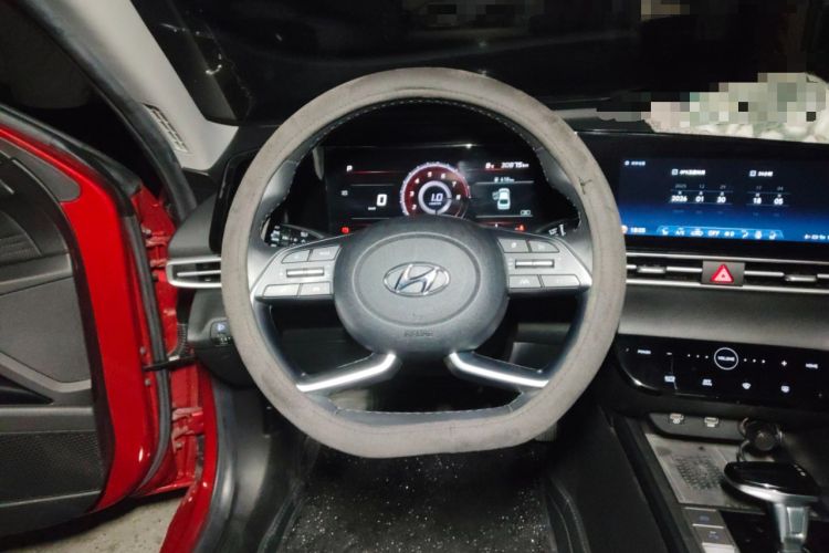 Used Hyundai Elantra 2021 1.5L CVT LUX Prestige Edition Steering Wheel