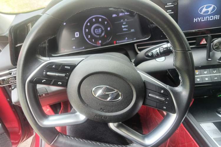 Used Hyundai Elantra 2021 1.5L CVT GLX Elite Edition Steering Wheel