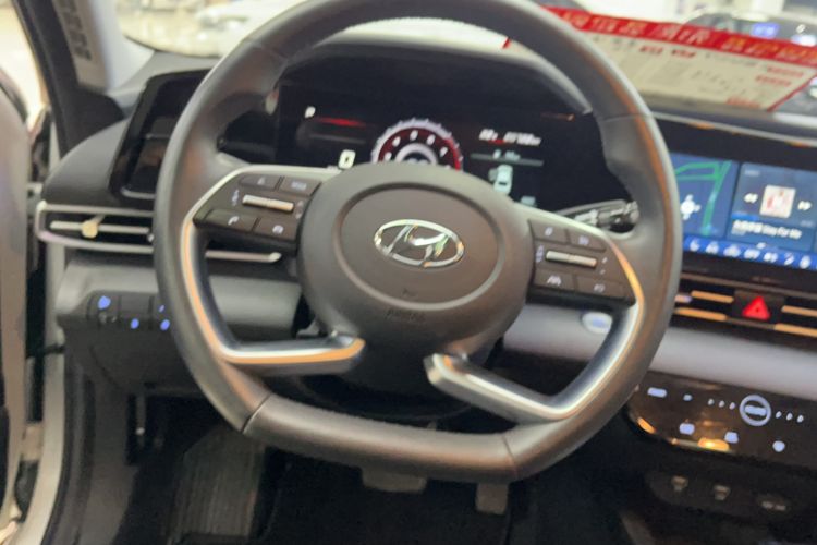 Used Hyundai Elantra 2021 1.5L CVT LUX Prestige Edition Steering Wheel