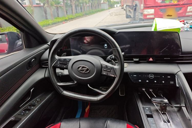 Used Hyundai Elantra 2021 240TGDi DCT LUX Prestige Edition Steering Wheel