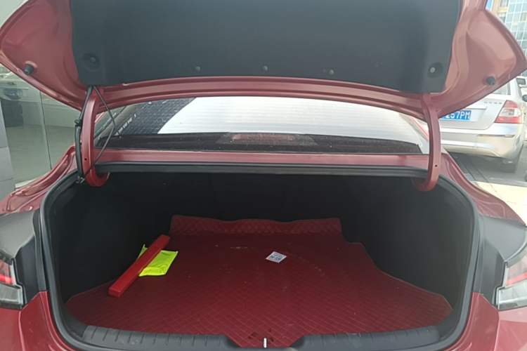 Used Hyundai Elantra 2021 1.5L CVT GLX Elite Edition Trunk