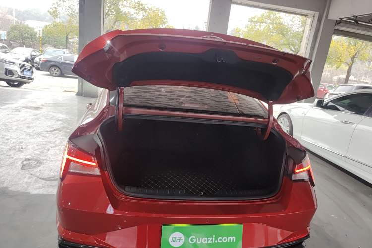 Used Hyundai Elantra 2021 1.5L CVT LUX Prestige Edition Trunk