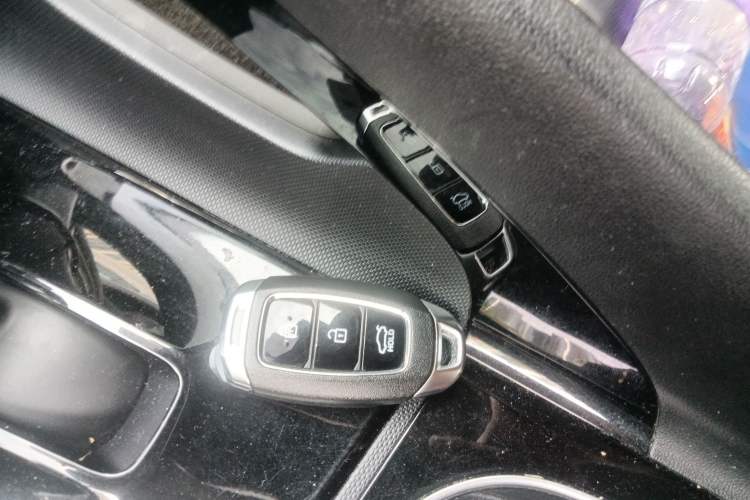 Used Hyundai Elantra 2021 1.5L CVT GLX Elite Edition Vehicle Key
