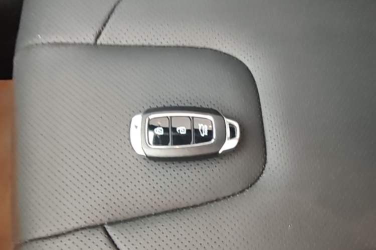 Used Hyundai Elantra 2021 1.5L CVT LUX Prestige Edition Vehicle Key
