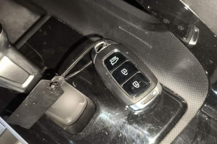 Used Hyundai Elantra 2021 1.5L CVT LUX Prestige Edition Vehicle Key