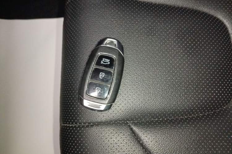 Used Hyundai Elantra 2021 1.5L CVT GLX Elite Edition Vehicle Key