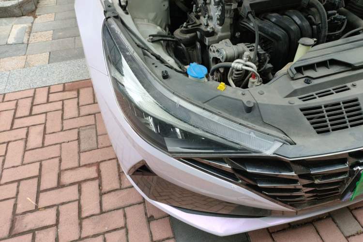 Used Hyundai Elantra 2021 1.5L CVT LUX Prestige Edition Right Front Headlight