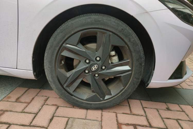 Used Hyundai Elantra 2021 1.5L CVT LUX Prestige Edition Right Front Wheel Hub
