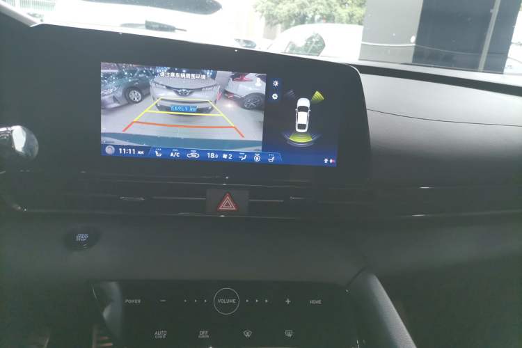 Used Hyundai Elantra 2021 240TGDi DCT LUX Prestige Edition Audio And AC Panel