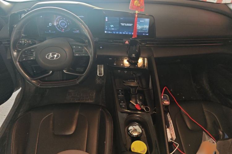 Used Hyundai Elantra 2021 240TGDi DCT LUX Prestige Edition Center Console