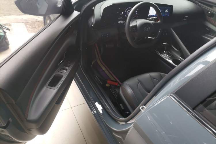 Used Hyundai Elantra 2021 240TGDi DCT LUX Prestige Edition Driver Seat