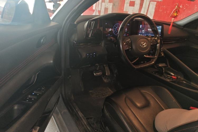 Used Hyundai Elantra 2021 240TGDi DCT LUX Prestige Edition Driver Seat
