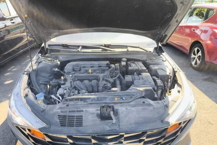 Used Hyundai Elantra 2021 1.5L CVT LUX Prestige Edition Engine Bay