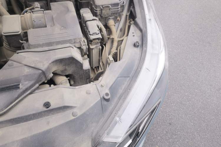 Used Hyundai Elantra 2021 1.5L CVT GLX Elite Edition Engine Bay Left