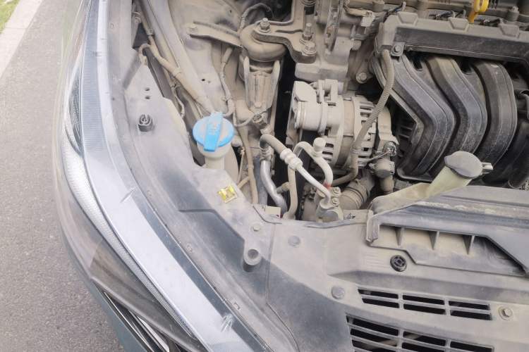 Used Hyundai Elantra 2021 1.5L CVT GLX Elite Edition Engine Bay Right