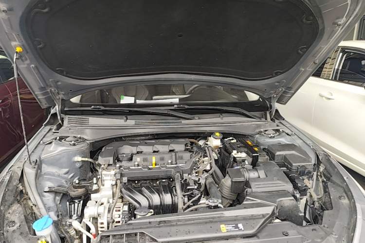 Used Hyundai Elantra 2021 1.5L CVT GLX Elite Edition Engine Bay